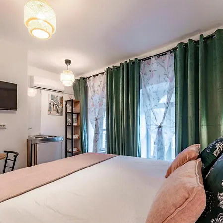 Aurora 1 דוברובניק