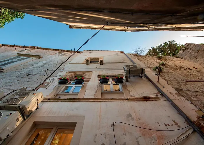 アパート Aurora 1 *